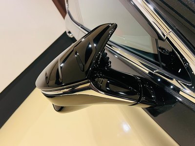 2023 Lexus LS photo 16