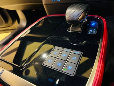 2023 Lexus LS thumbnail 39
