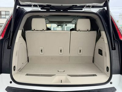 صورة 31 لـ 2022 Cadillac ESCALADE
