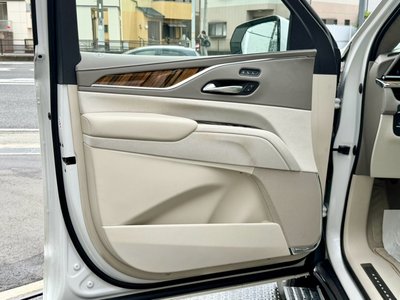صورة 42 لـ 2022 Cadillac ESCALADE