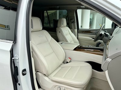 صورة 23 لـ 2022 Cadillac ESCALADE