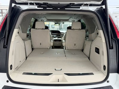 صورة 32 لـ 2022 Cadillac ESCALADE