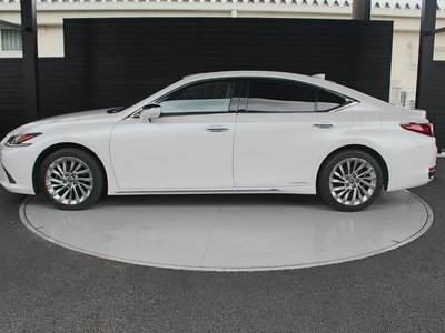 2021 Lexus ES photo 3