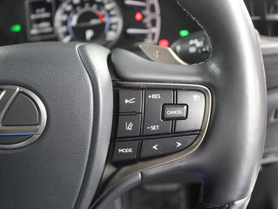 2021 Lexus ES thumbnail 18