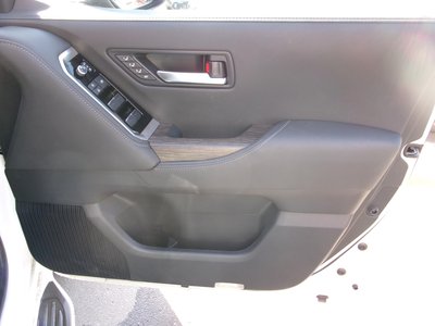 صورة 19 لـ 2024 Toyota LAND CRUISER 300