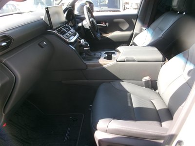 صورة 26 لـ 2024 Toyota LAND CRUISER 300