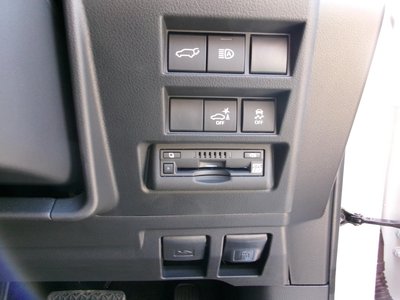 صورة 16 لـ 2024 Toyota LAND CRUISER 300