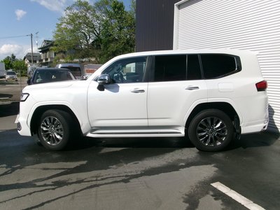 صورة 3 لـ 2024 Toyota LAND CRUISER 300