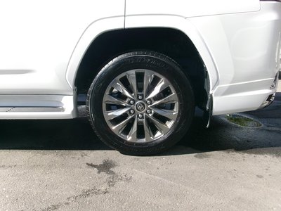صورة 9 لـ 2024 Toyota LAND CRUISER 300