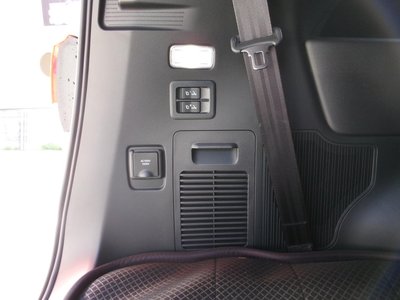 صورة 42 لـ 2024 Toyota LAND CRUISER 300