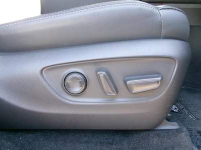 صورة 11 لـ 2024 Toyota LAND CRUISER 300
