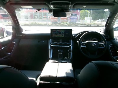 صورة 27 لـ 2024 Toyota LAND CRUISER 300