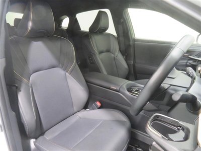 2023 Toyota CROWN SPORT photo 5
