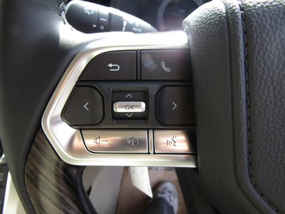 2025 Toyota LAND CRUISER 300 — фото 23