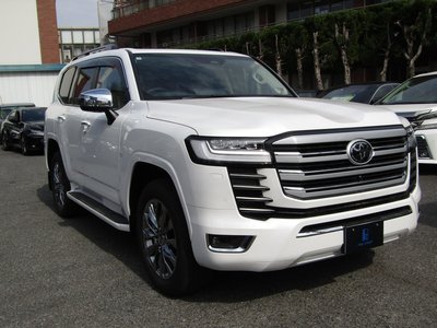 2025 Toyota LAND CRUISER 300 — фото 1