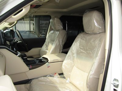 2025 Toyota LAND CRUISER 300 — фото 11
