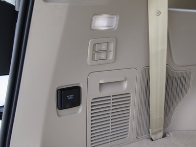 2025 Toyota LAND CRUISER 300 — фото 16