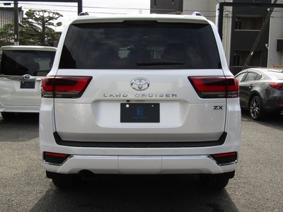 2025 Toyota LAND CRUISER 300 — фото 5