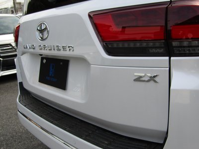 2025 Toyota LAND CRUISER 300 — фото 29