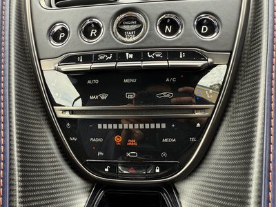 صورة 13 لـ 2019 Aston Martin DB11 VOLANTE