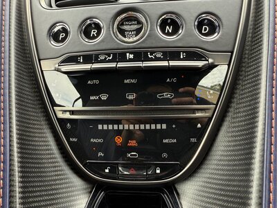 صورة 12 لـ 2019 Aston Martin DB11 VOLANTE