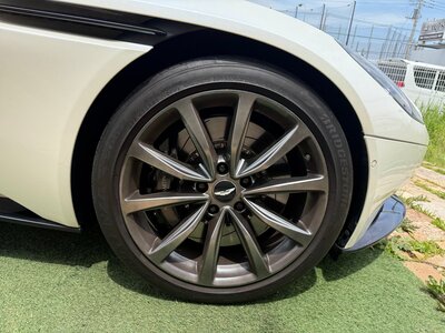 صورة 43 لـ 2019 Aston Martin DB11 VOLANTE