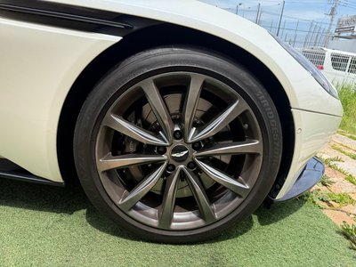 صورة 42 لـ 2019 Aston Martin DB11 VOLANTE