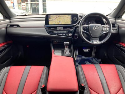 2022 Lexus ES photo 2