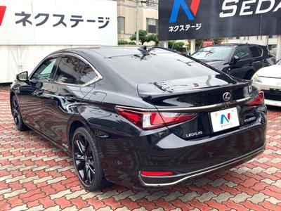 2022 Lexus ES thumbnail 25