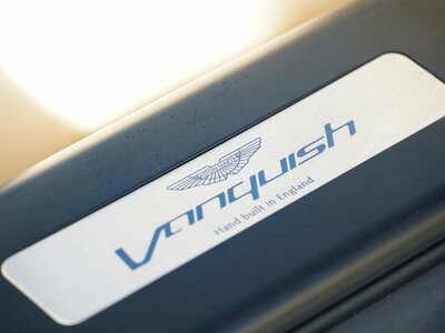 2014 Aston Martin VANQUISH — фото 30