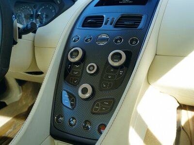 2014 Aston Martin VANQUISH — фото 42