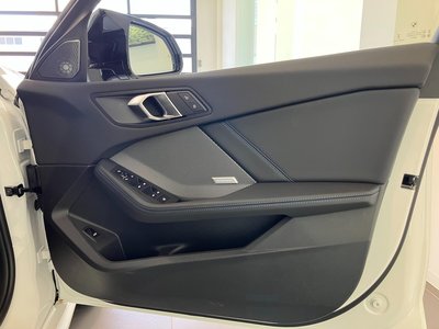 2026 BMW 1 SERIES thumbnail 39