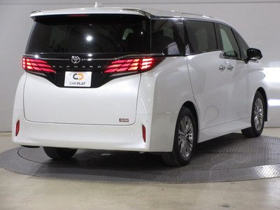 صورة 10 لـ 2025 Toyota ALPHARD