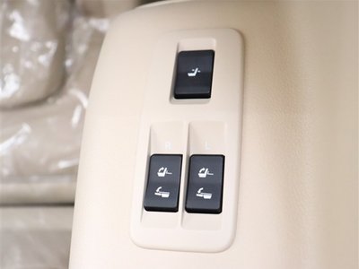 2023 Toyota LAND CRUISER PRADO thumbnail 17
