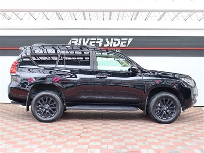 2023 Toyota LAND CRUISER PRADO photo 5
