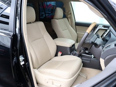 2023 Toyota LAND CRUISER PRADO thumbnail 18