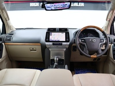 2023 Toyota LAND CRUISER PRADO photo 7