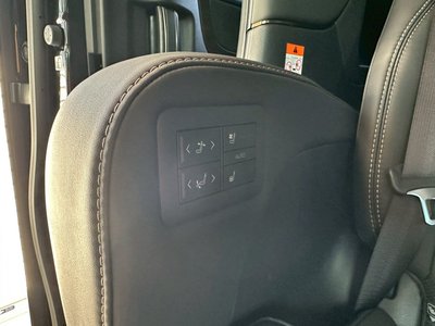 صورة 54 لـ 2025 Toyota ALPHARD