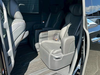 صورة 44 لـ 2025 Toyota ALPHARD