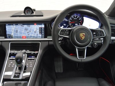 صورة مصغرة 9 لـ 2018 Porsche PANAMERA