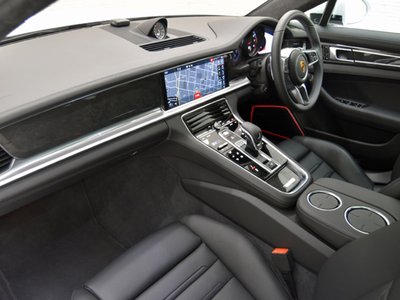صورة مصغرة 8 لـ 2018 Porsche PANAMERA