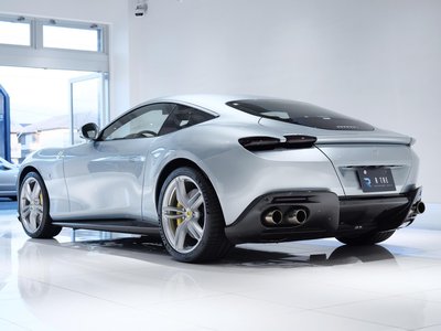 صورة 31 لـ 2021 Ferrari ROMA