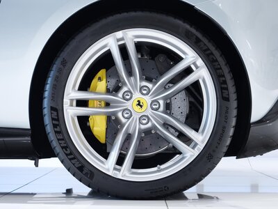 صورة 42 لـ 2021 Ferrari ROMA