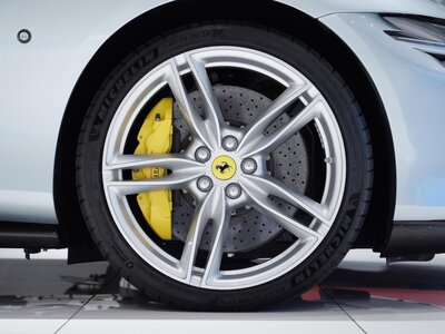 صورة 46 لـ 2021 Ferrari ROMA