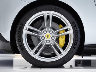 صورة 48 لـ 2021 Ferrari ROMA