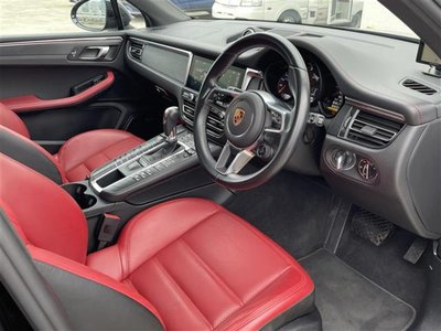 2021 Porsche MACAN thumbnail 18
