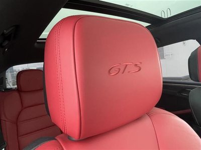 2021 Porsche MACAN thumbnail 33