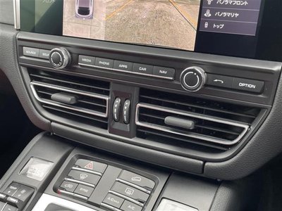 2021 Porsche MACAN photo 15