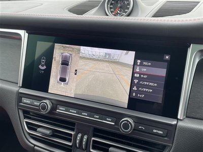 2021 Porsche MACAN photo 12