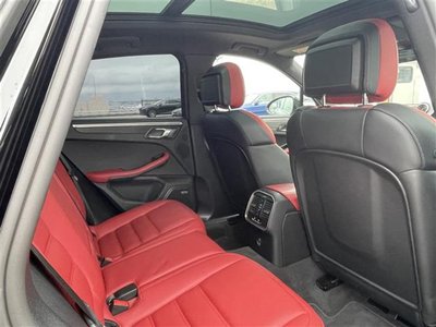 2021 Porsche MACAN thumbnail 24